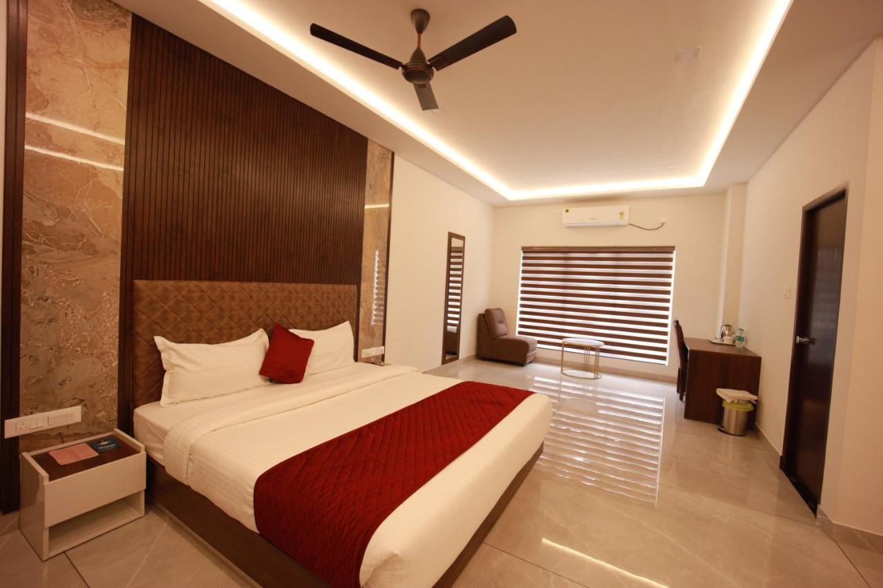 Bliss Regency Business Hotel Palakkad Bagian luar foto