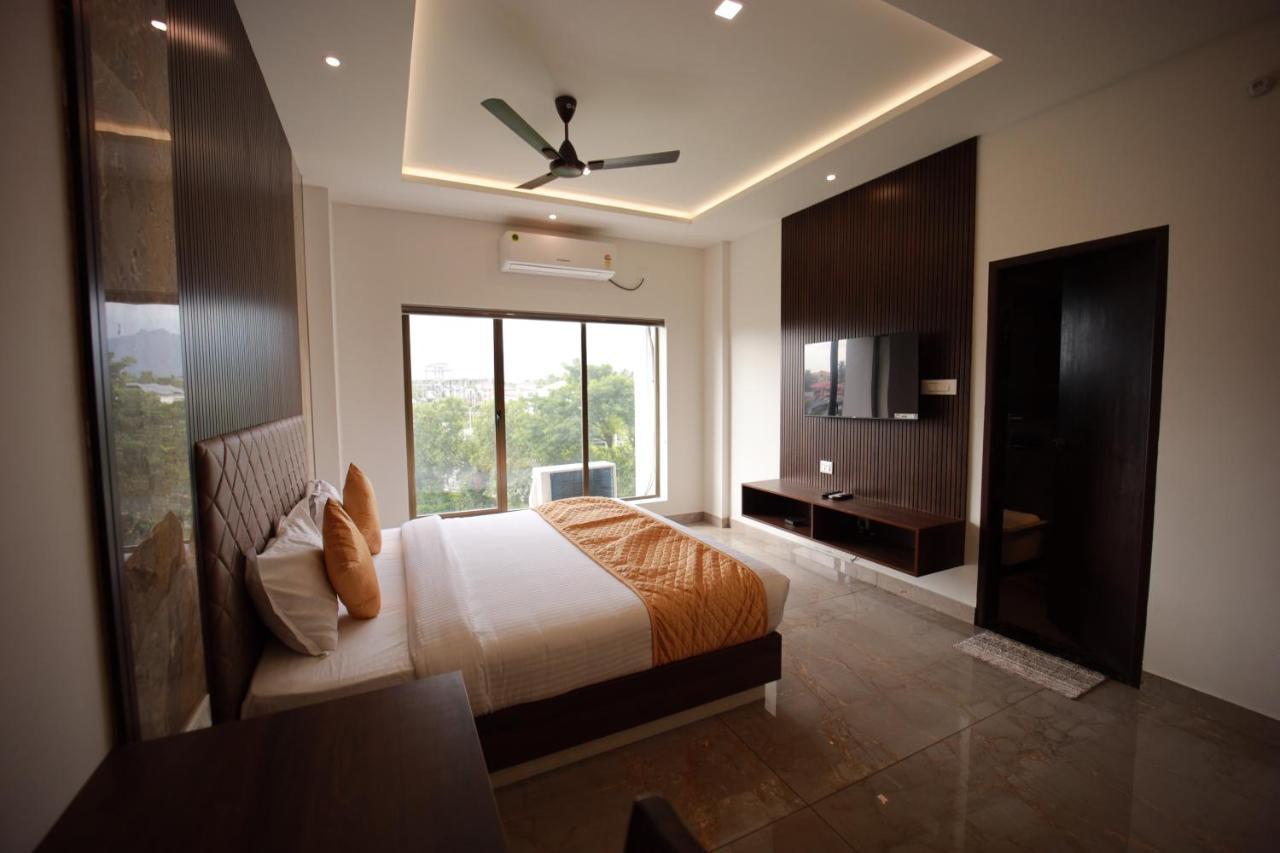 Bliss Regency Business Hotel Palakkad Bagian luar foto